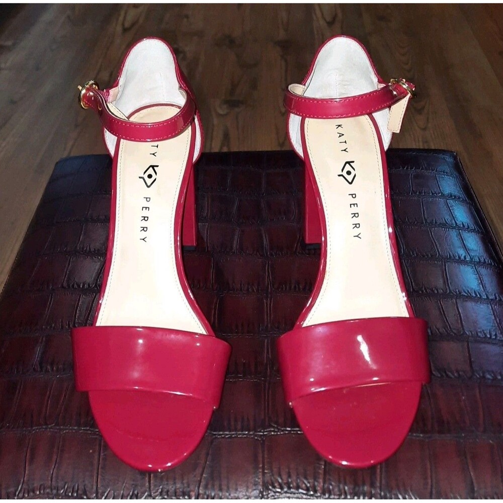 Katy Perry The Liz Red Block Heels Hammered Emboss Ankle Strap Sandals Sz 10